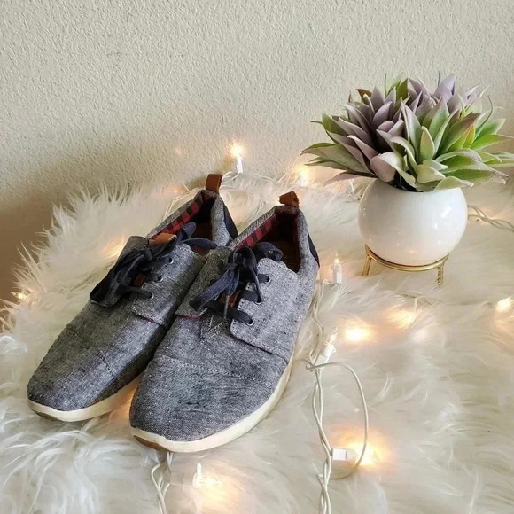 Toms Sneaker Shoes - Picture 2 of 5